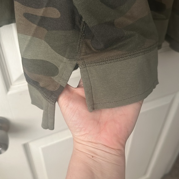 Natural Reflections Camo Oversized Tunic Style Top - Picture 4 of 6